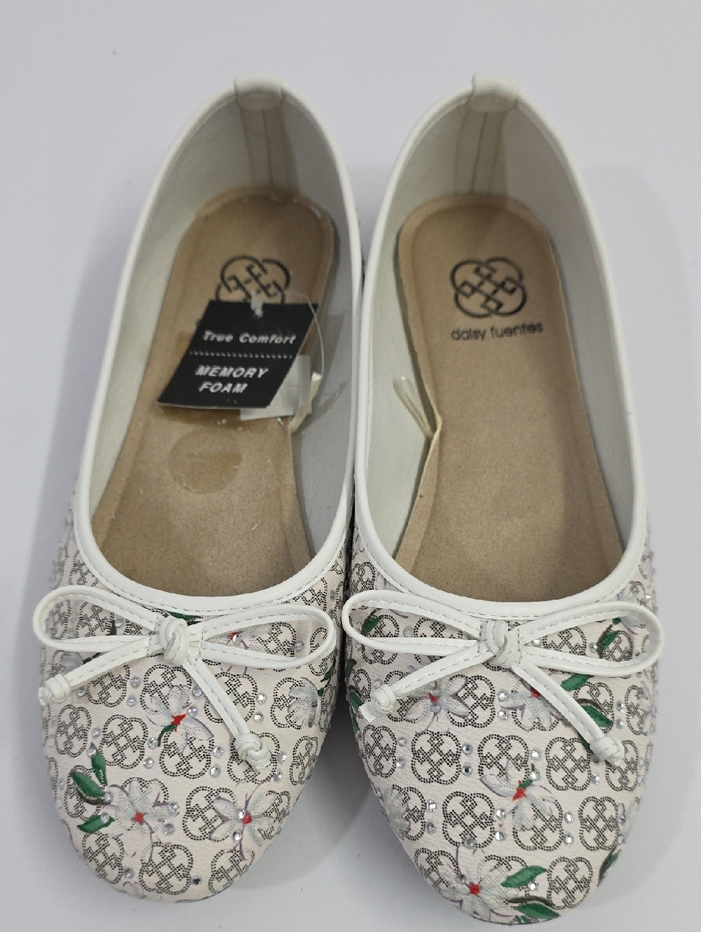 Daisy Fuentes Floral Logo Ballet Flats White Memory Foam Size 10W